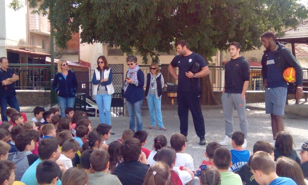Επισκέφτηκαν σχολεία παίκτες των Τρικάλων BC Aries