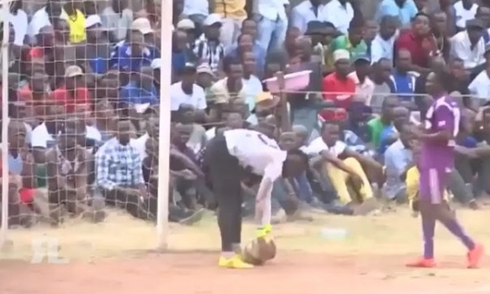 Θα κλάψετε! Αυτόν τον τερματοφύλακα δε θα ήθελες να τον έχεις στην ομάδα σου! (vid)