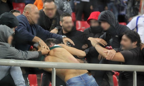 Συγκλονίζει η μαρτυρία του οπαδού που χτυπήθηκε στο «Γ. Καραϊσκάκης»