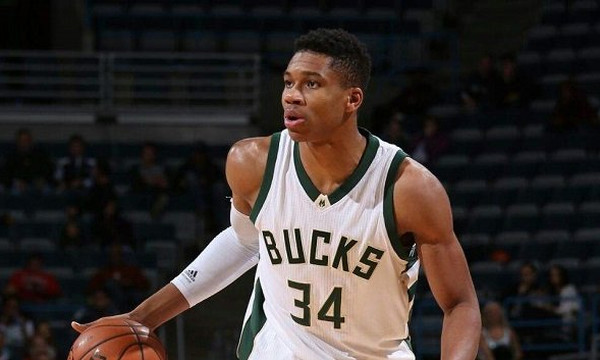 Μπακς: Τα… μαγικά του «Greek Freak» με το Ντιτρόιτ (video)