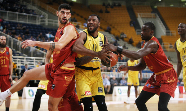 Ζορίστηκε η ΑΕΚ, αλλά «καθάρισε» ο Σάκοτα