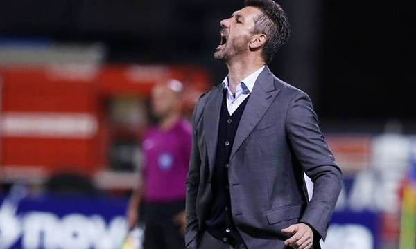 Ουζουνίδης: «Ντροπή το πρώτο ημίχρονο, πρέπει να σε θέλει η μπάλα»