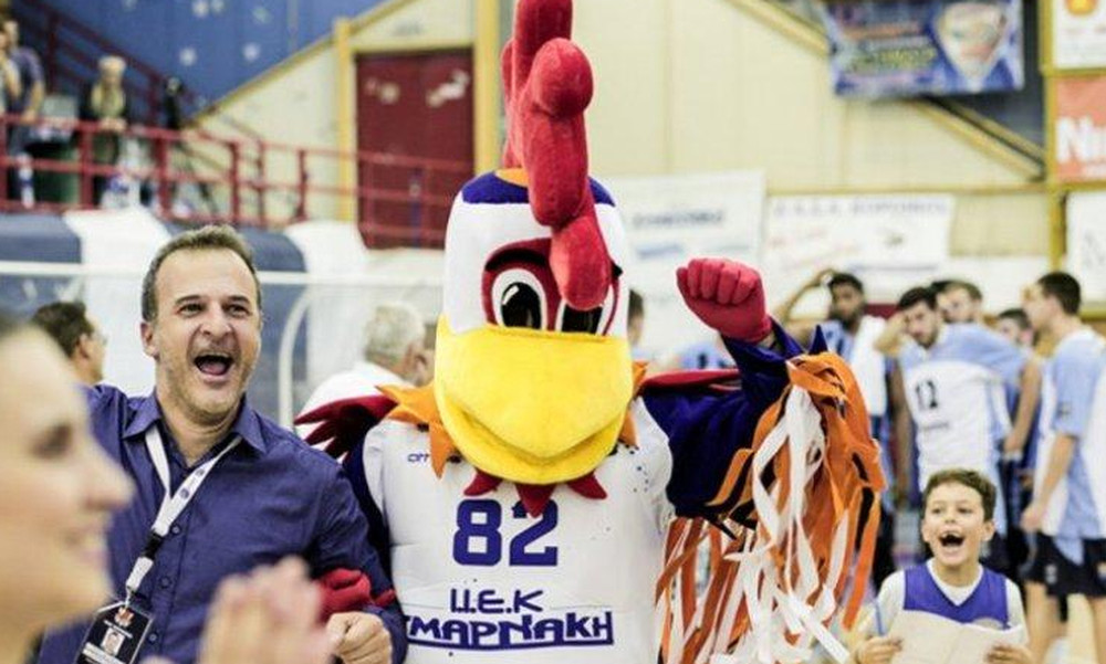 Τα.. σπάει η νέα μασκότ του Κόροιβου (pics)