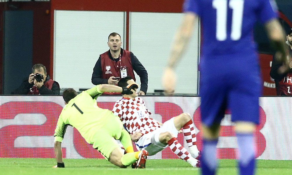 Κροατία-Ελλάδα:  Το τραγικό λάθος του Καρνέζη στο 1-0 (vid)
