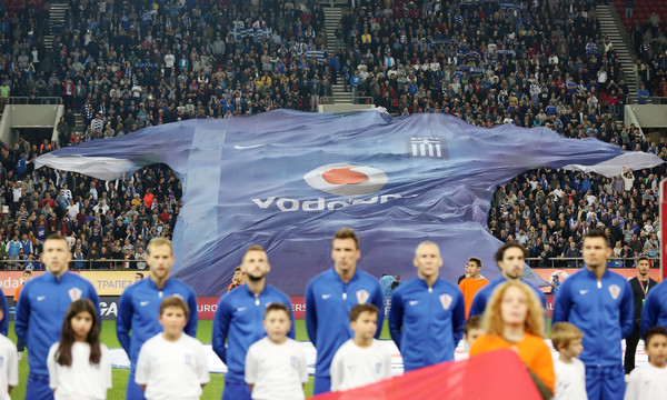 Ελλάδα-Κροατία: Ανατριχίλα με τον Εθνικό Ύμνο στο φινάλε του αγώνα! (pics)