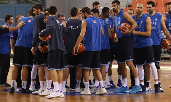 Εθνική Ελλάδας: Η «γαλανόλευκη» προπόνηση στα Δύο Αοράκια (video)