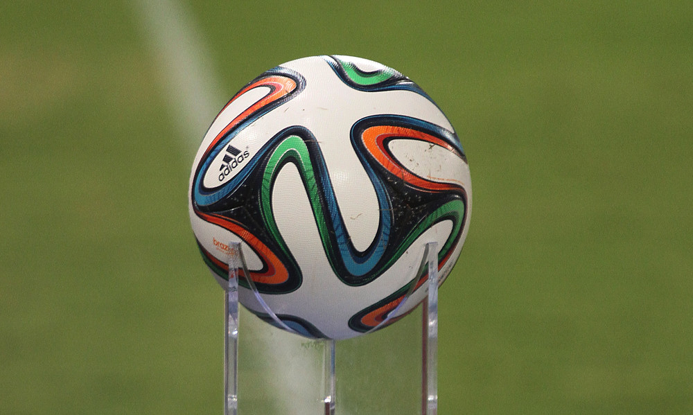 Απίστευτο κι όμως αληθινό! Μαϊμού έκανε τη σέντρα σε αγώνα ποδοσφαίρου! (video)