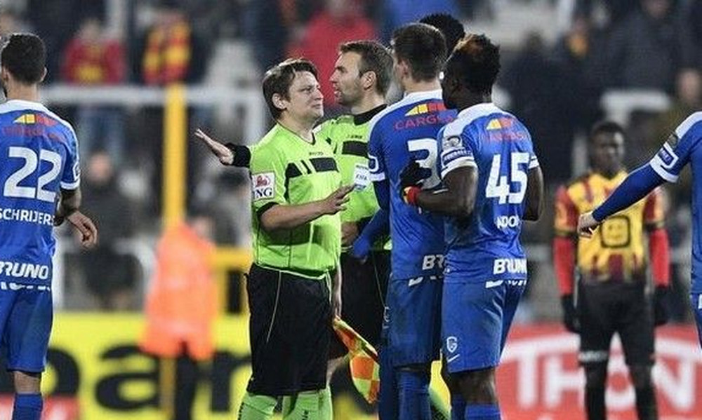 Απίστευτο κι όμως αληθινό! Βοηθός διαιτητή τραυματίστηκε και αντικαταστάθηκε από φίλαθλο