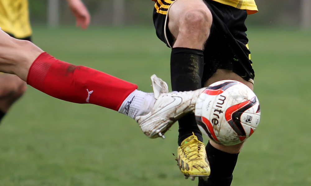 Στο νοσοκομείο διαιτητής που δέχτηκε πέτρα στο κεφάλι! (photo)