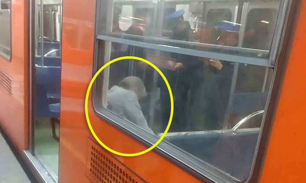 Απίστευτο! Επιβάτες σε Μετρό κάθονταν δίπλα σε νεκρό νομίζοντας πως κοιμόταν! (photos)