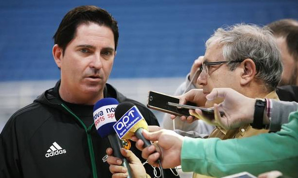 Πασκουάλ: «Νίκη έστω και με έναν πόντο» (videos)