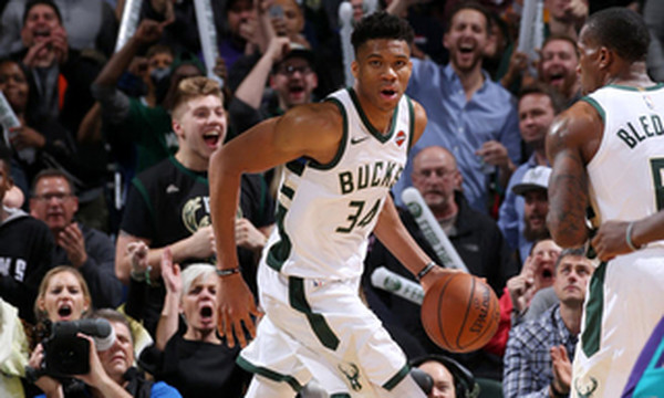 NBA: Η «παράσταση» Αντετοκούνμπο με Χόρνετς (video)