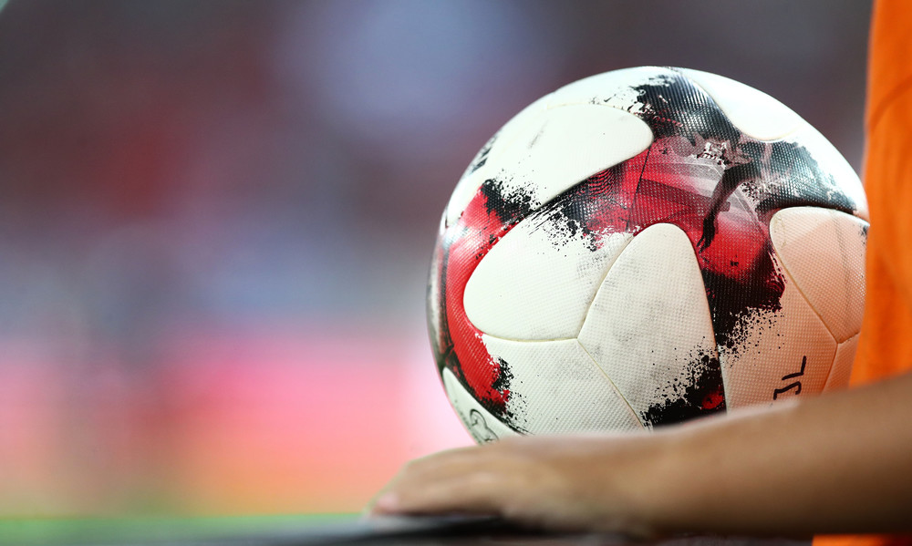 Οι πιο συγκινητικές στιγμές στα γήπεδα του κόσμου για το 2017 (video)