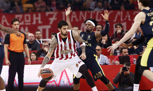Ολυμπιακός-Φενέρμπαχτσε 95-70: Την «σκότωσε» με τρίποντα