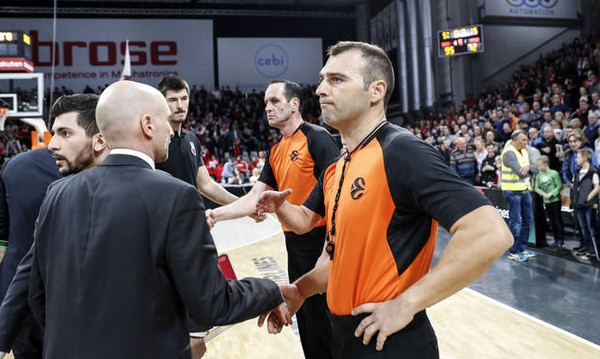 Ανέπνευσες; Επιθετικό φάουλ! (videos)