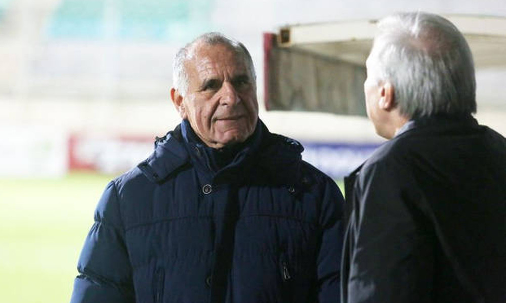 Κωνσταντίνου σε παίκτες: «Τέλος του μήνα, θα πληρωθείτε»