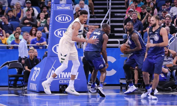 NBA: Η συνήθεια Αντετοκούνμπο στο Top 10 έγινε… λατρεία (video)