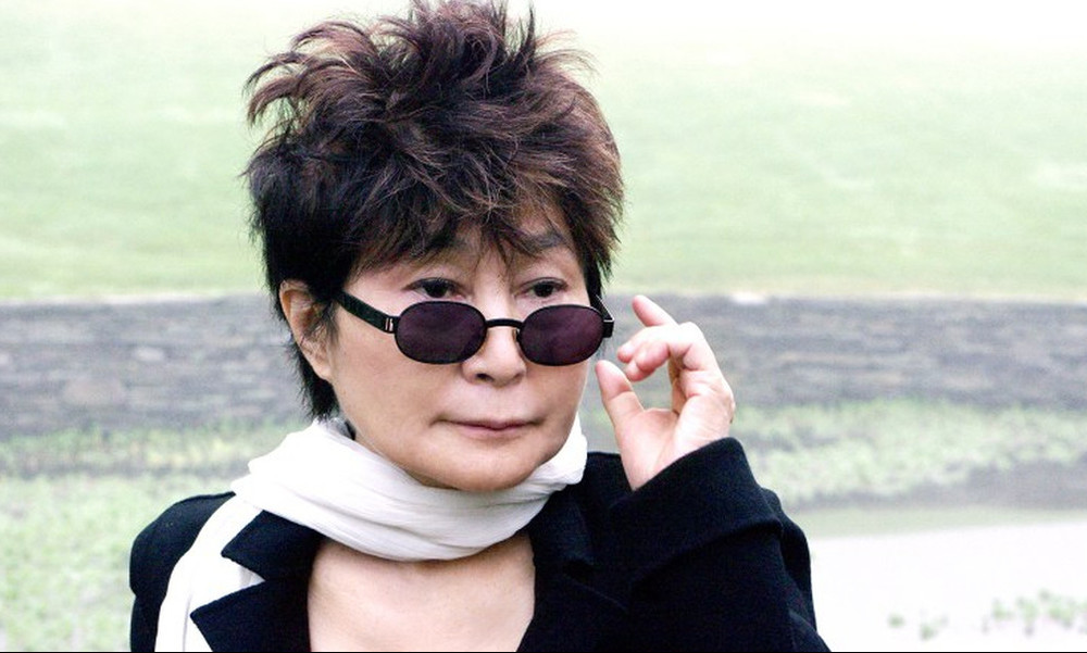 Μία επιστολή γεμάτη ΜΙΣΟΣ στη Yoko Ono ανήμερα των γενεθλίων της
