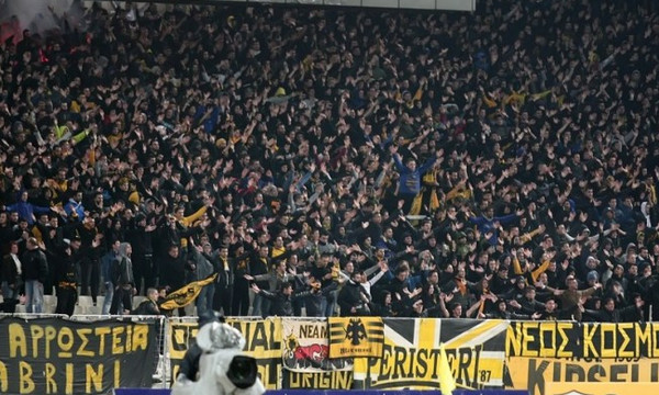 Επίθεση σε πούλμαν με οπαδούς της ΑΕΚ στο Κίεβο!