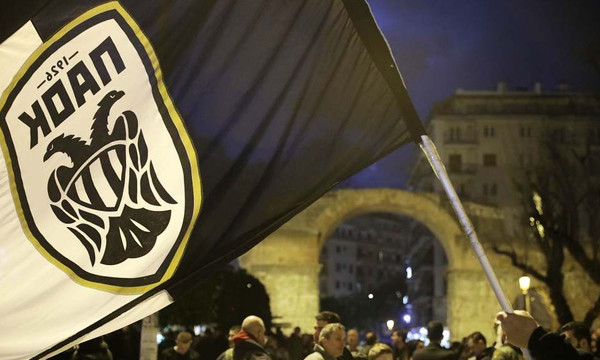 Στους δρόμους ο κόσμος του ΠΑΟΚ (videos)