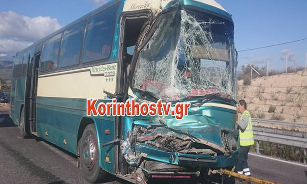 Σοβαρό τροχαίο με λεωφορείο του ΚΤΕΛ στην Εθνική Οδό Κορίνθου – Τρίπολης - Εικόνες σοκ