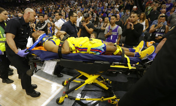 NBA: Σοκ με τον σοβαρό τραυματισμό ΜακΚάου! (videos)