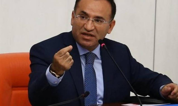 Πρόκληση Μποζντάγ: Ανίκανοι Έλληνες πολιτικοί προσπαθούν να χαλάσουν τις σχέσεις Ελλάδας - Τουρκίας