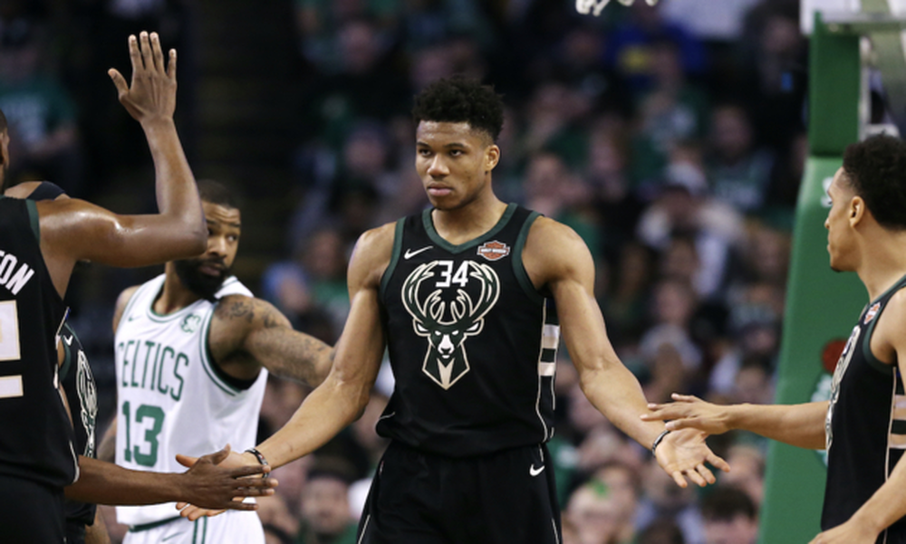 NBA: Η απάντηση Αντετοκούνμπο σε Πάρκερ
