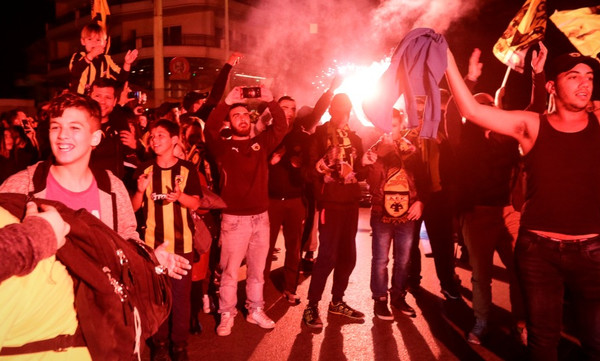 ΑΕΚ: Ξεσηκωμός στη Νέα Φιλαδέλφεια, βγήκε στους δρόμους ο κόσμος