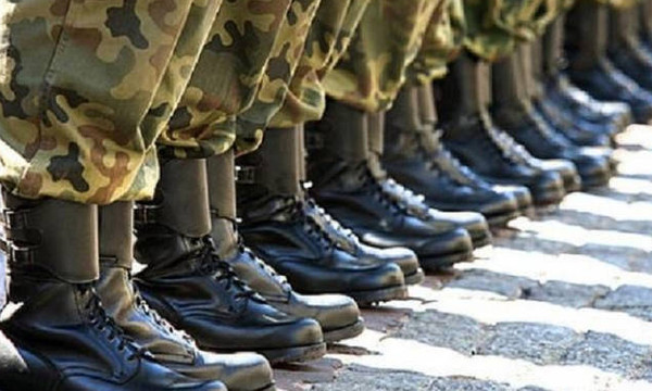 Public Issue: Οι μισοί Έλληνες «βλέπουν» πόλεμο με την Τουρκία και ζητούν αύξηση της θητείας