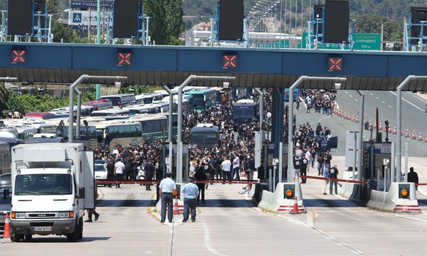 Τελικός Κυπέλλου: Μπαίνουν στην Αθήνα οι οπαδοί του ΠΑΟΚ (photos)