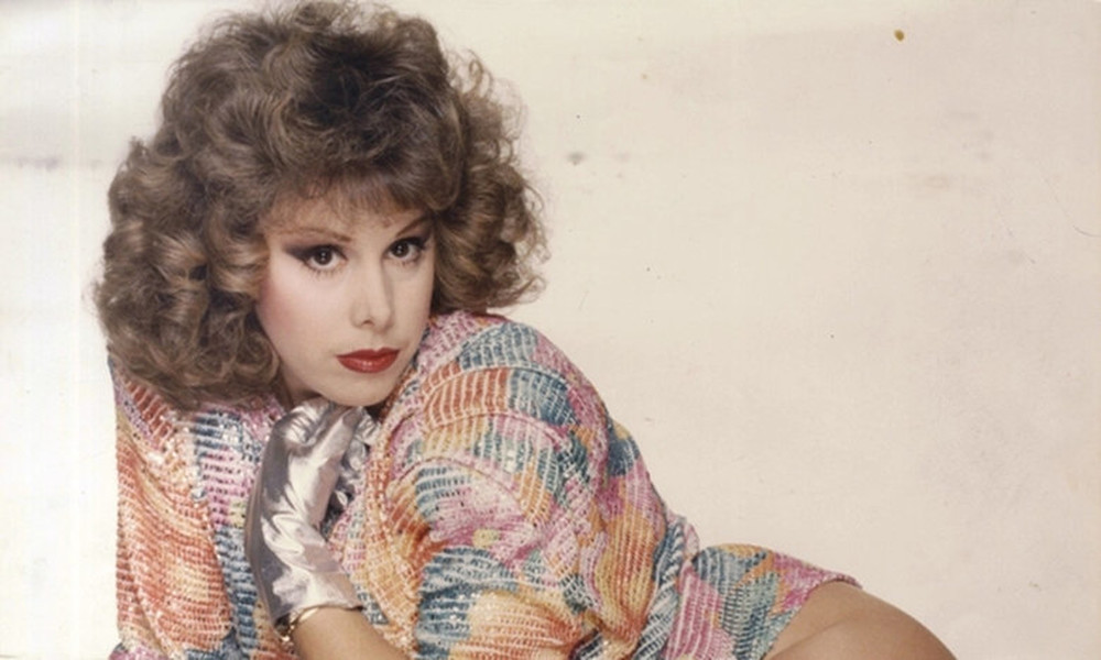 Ισμήνη Καλέση: Πώς είναι σήμερα η «ζουμερή» σεξοβόμβα των ‘80s; (photos)