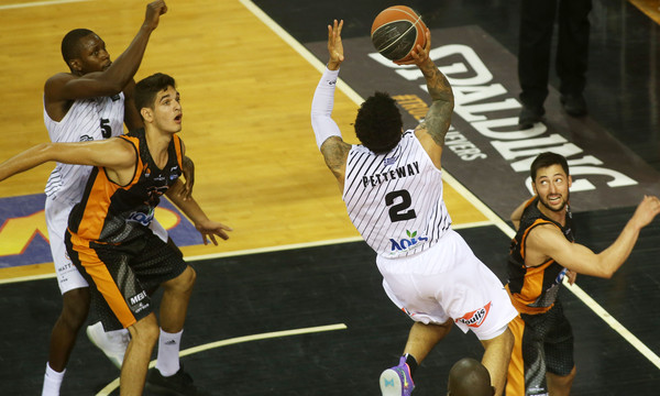 Έτρεχε με... 100 ο ΠΑΟΚ και διέλυσε τον Προμηθέα