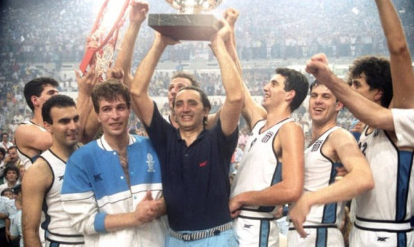 Πέθανε ο προπονητής Κώστας Πολίτης (photos+videos)