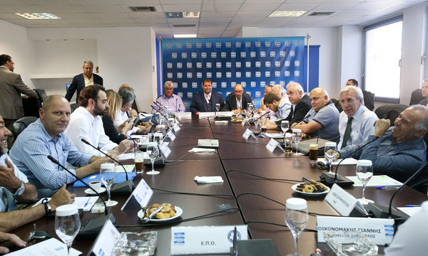 Super League: Αρνητικός ο Βασιλειάδης στην αντιπρόταση - Ραντεβού τη Δευτέρα, αλλά όλα στον «αέρα»