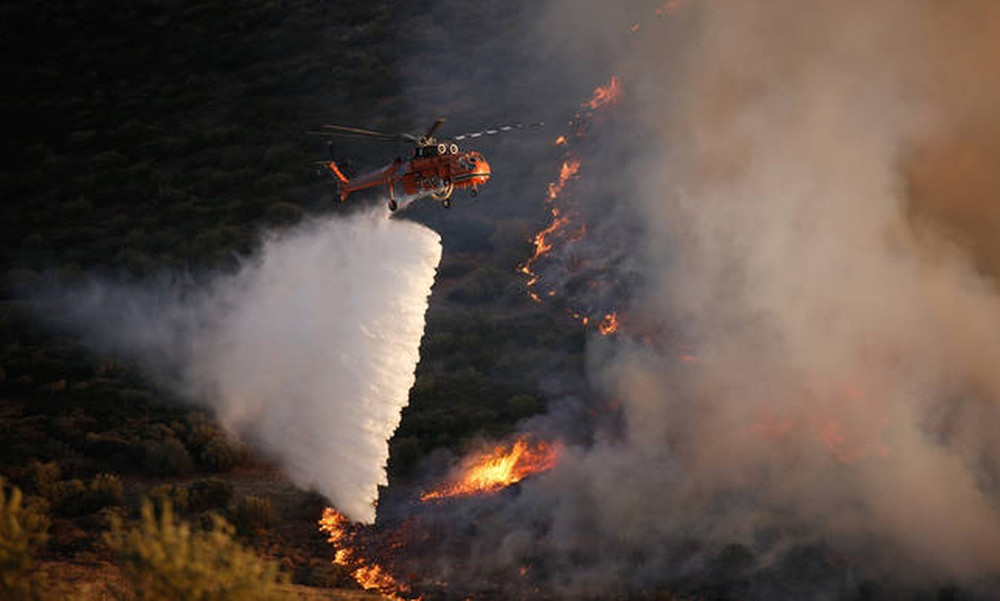 Φωτιά: Πυρκαγιά στην Κινέτα - Στις φλόγες τα Γεράνεια Όρη (photos)