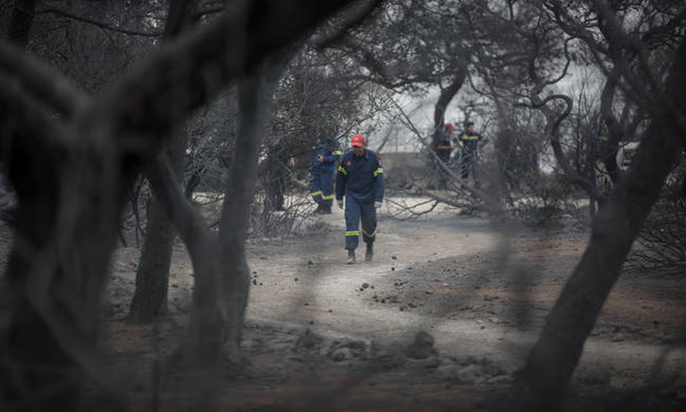 Φωτιά: Απανθρακωμένοι μητέρα και παιδί στο Μάτι - Δήμαρχος Ραφήνας: «Οι νεκροί είναι τουλάχιστον 60»