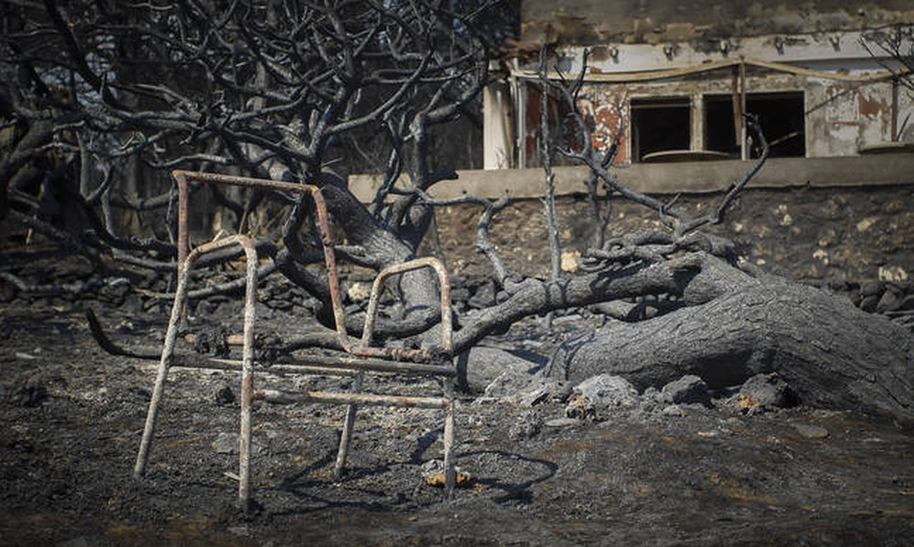 Φωτιά Μάτι: Κουλουριάστηκε και περίμενε το θάνατο στο οικόπεδο της φρίκης 