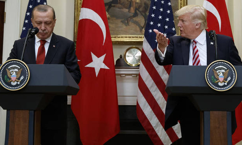 Οργή Τραμπ: Ο Ερντογάν φέρεται απαίσια - Δεν θα κάτσουμε με σταυρωμένα τα χέρια 