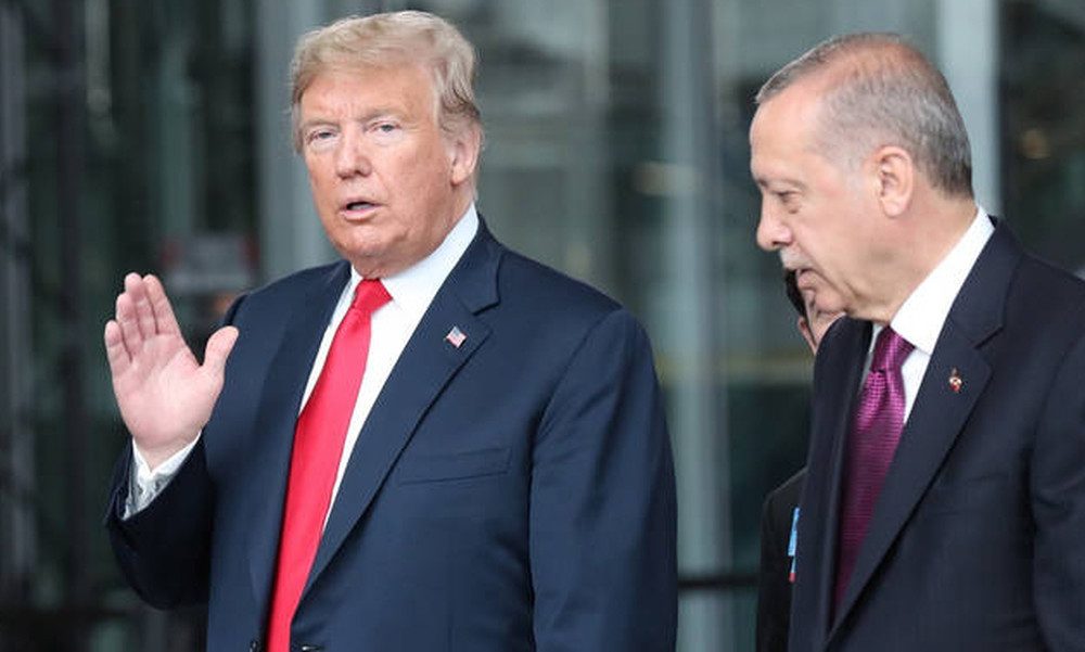 Ο άσσος στο μανίκι του Τραμπ: Πώς κρατάει στο χέρι τον Ερντογάν