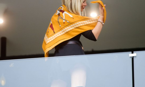 Ποιος κυκλώνας; Δείτε εδώ ξανθό-καταιγίδα στα VIP του Άρης-Αστέρας Τρίπολης! (photos)