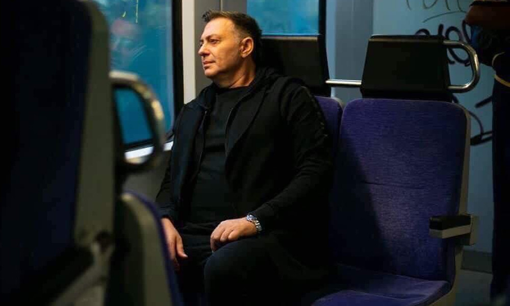 «Κάνε χιλιοστά τα χιλιόμετρα» : Το νέο τραγούδι του Νίκου Μακρόπουλου (vid)