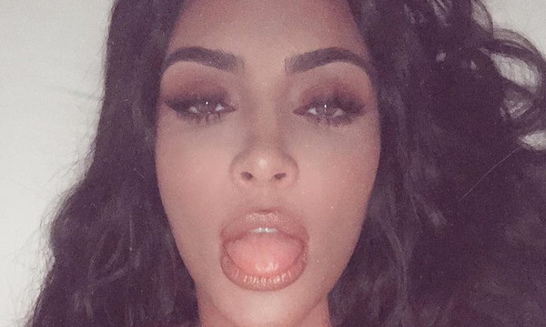 Η Kim Kardashian βάζει «φωτιά» με μαγιό από πολύ... παλιά! (pics)