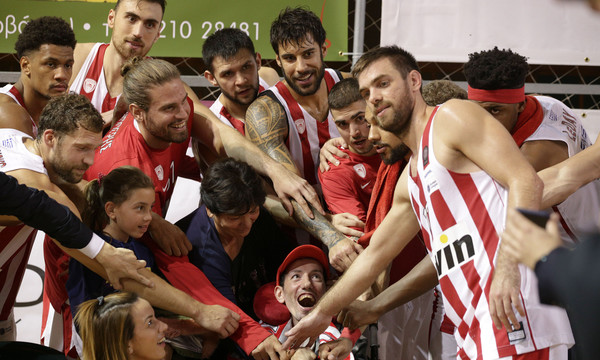 Ολυμπιακός: Η συγκινητική κίνηση των «ερυθρόλευκων» στη Χαλκίδα (photos)