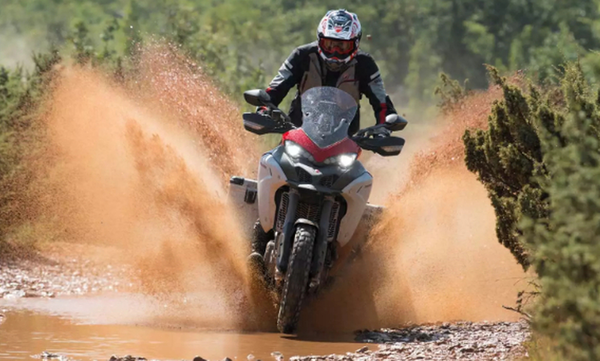 Η Ducati Multistrada δεν κρατιέται για off road και περιπέτεια