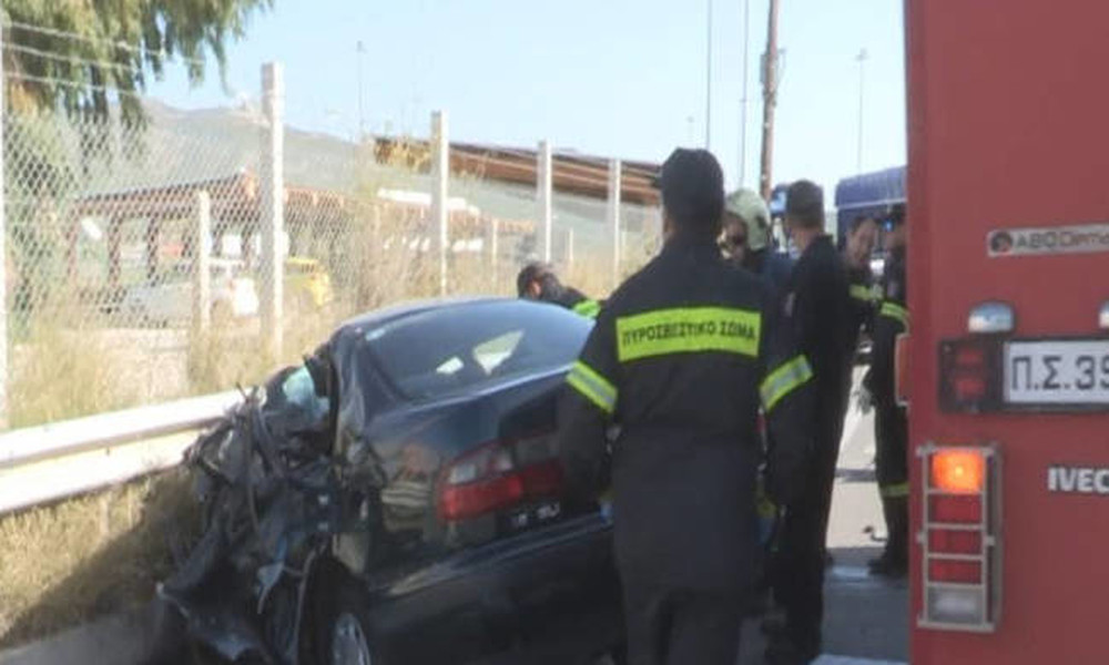Φρικτό τροχαίο με δύο νεκρούς στην παλαιά εθνική οδό Αθηνών - Κορίνθου (vid+pics)