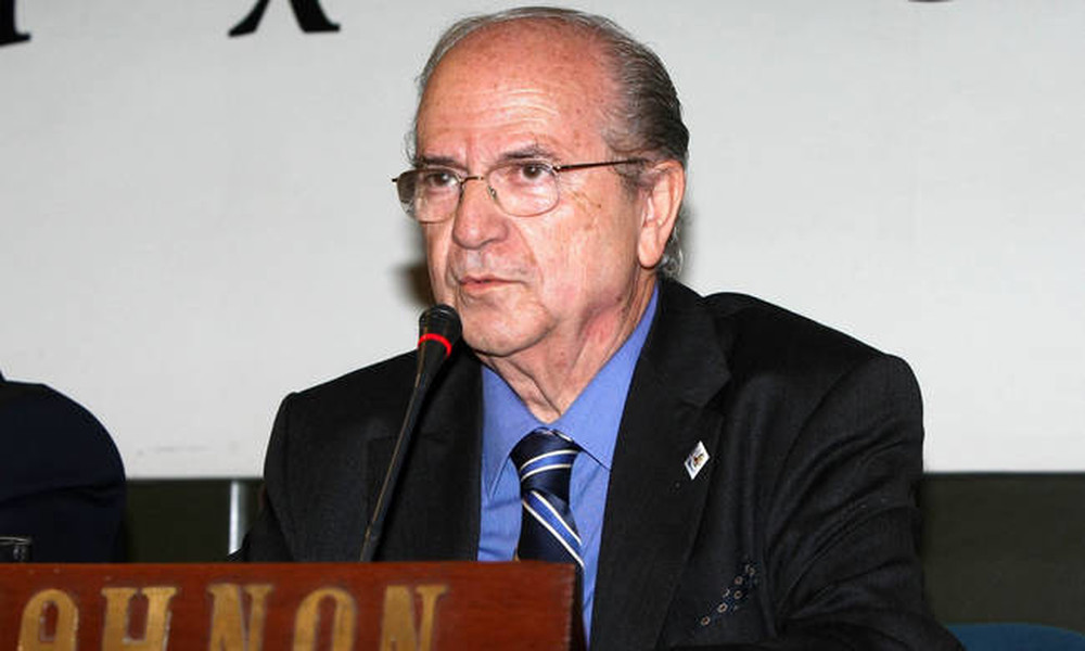 Η ελληνική δημοσιογραφία θρηνεί: «Έφυγε» ο Ανδρέας Μπόμης