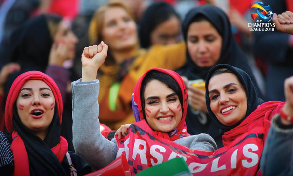 Γυναικεία εξέδρα στον τελικό του ασιατικού Champions League στο Ιράν (photos, video)