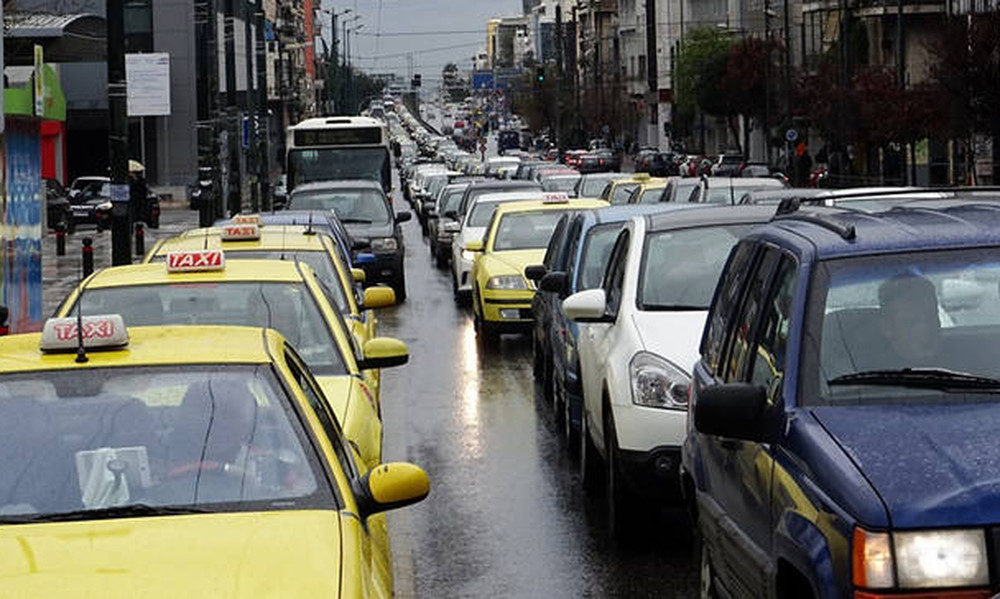 Κυκλοφοριακό χάος στην Αθήνα - Ποιους δρόμους να αποφύγετε
