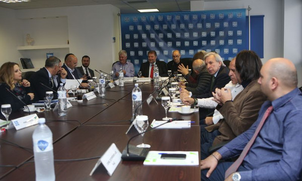 Super League: Μένει το -6 για αυτούς που δεν παίρνουν άδεια